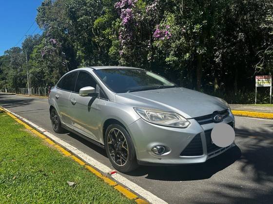 FORD FOCUS 2.0 SE PLUS SEDAN 16V FLEX 4P POWERSHIFT